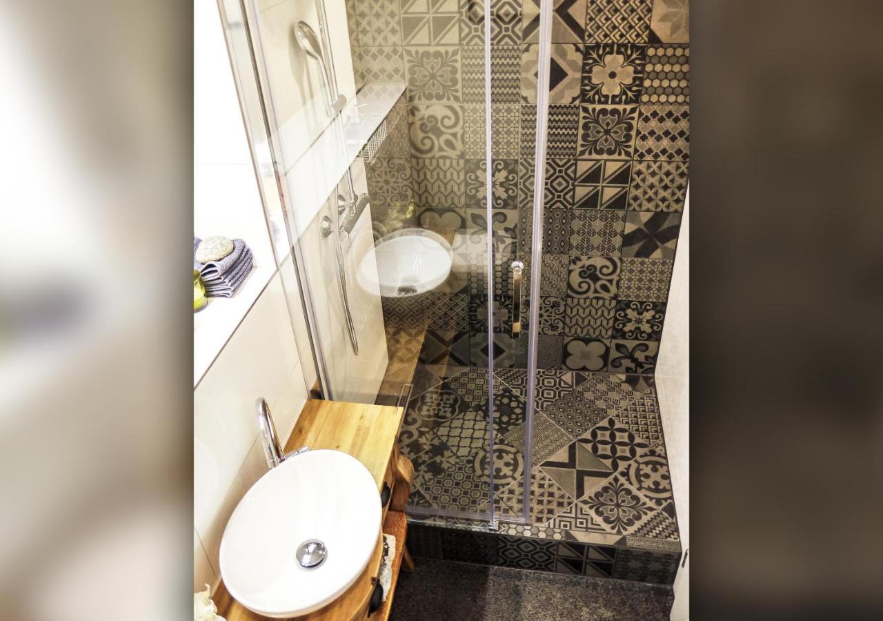 Privatunterkunft Comfort And Style In Center With Ensuite Bathroom On Schaafenstrasse Köln