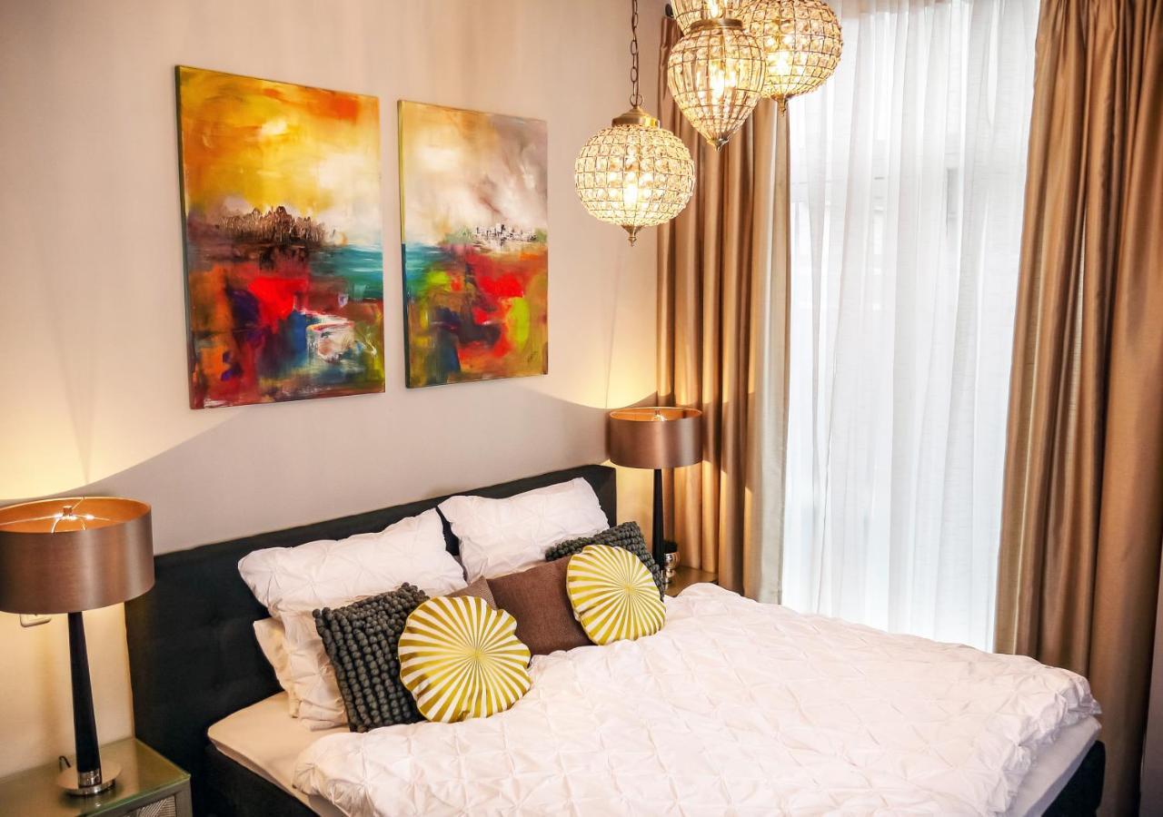 Comfort And Style In Center With Ensuite Bathroom On Schaafenstrasse * Köln