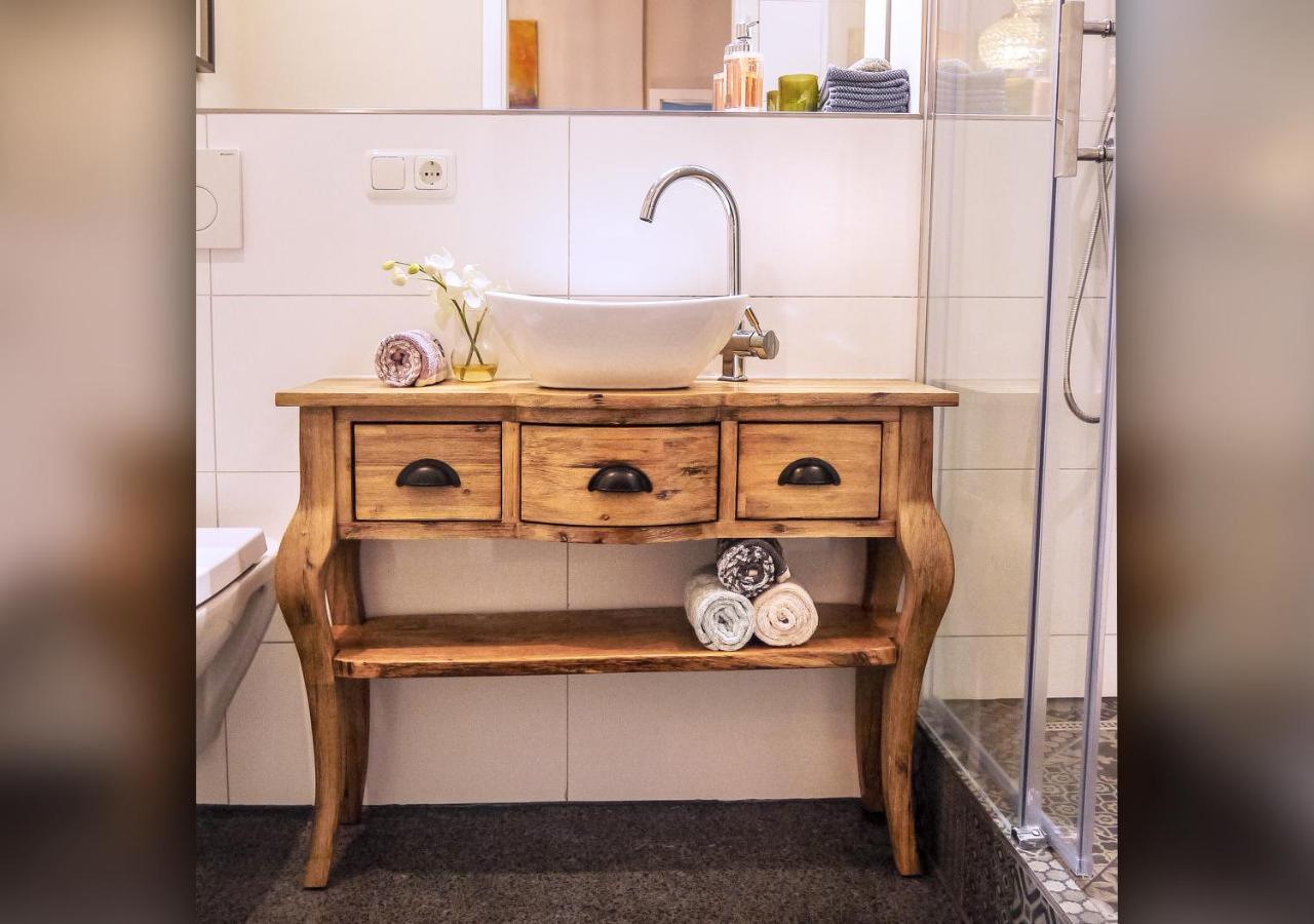 Privat bolig Comfort And Style In Center With Ensuite Bathroom On Schaafenstrasse *